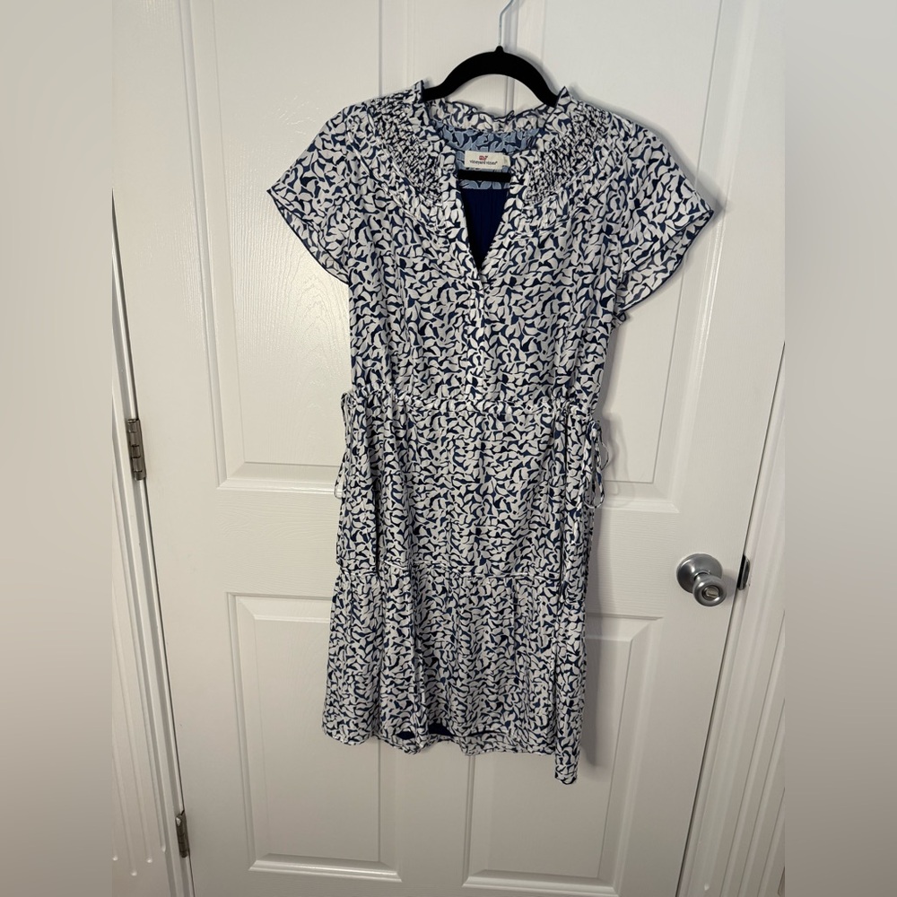 Vineyard Vines Deep sea floral tiered dress size Medium